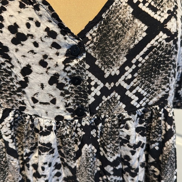 Zara, black white reptile, snake print, baby doll, mini dress, medium - Picture 5 of 10